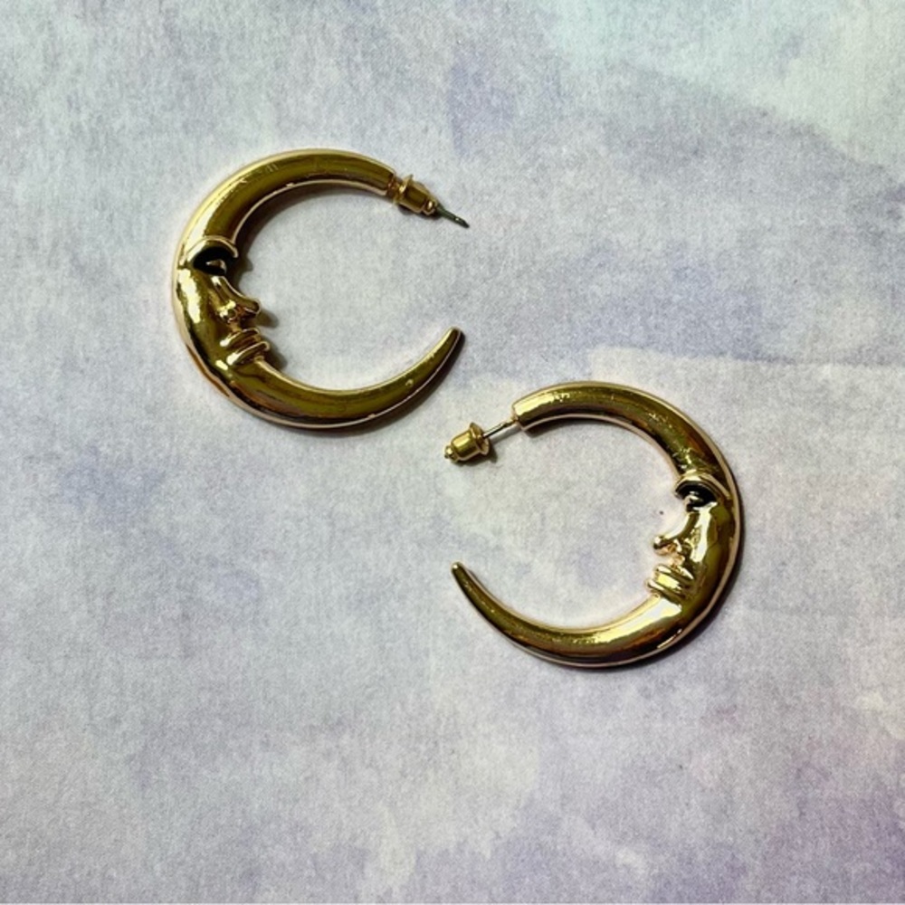 🌙HP 🤩Man in the Moon earring